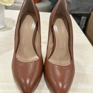 Pour La Victoire Tan Leather Heels